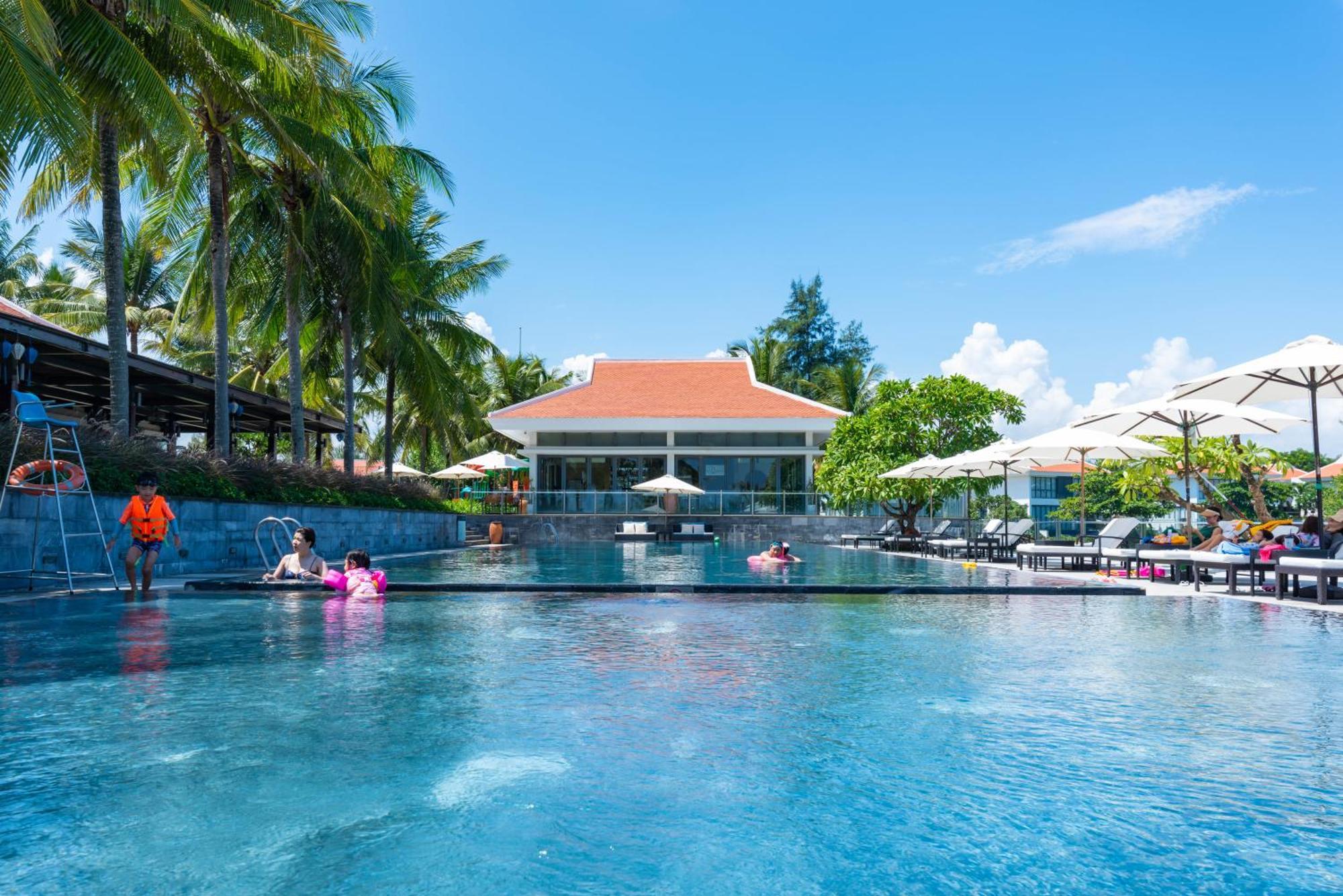 Memories Holiday Beach Villa Da Nang Bagian luar foto